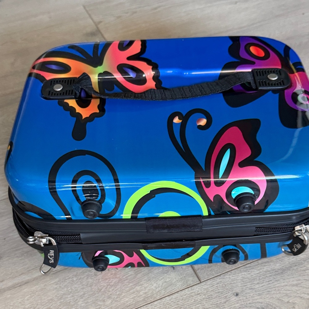 Heys Blue Butterfly Cosmetic Case - Picture 6 of 9